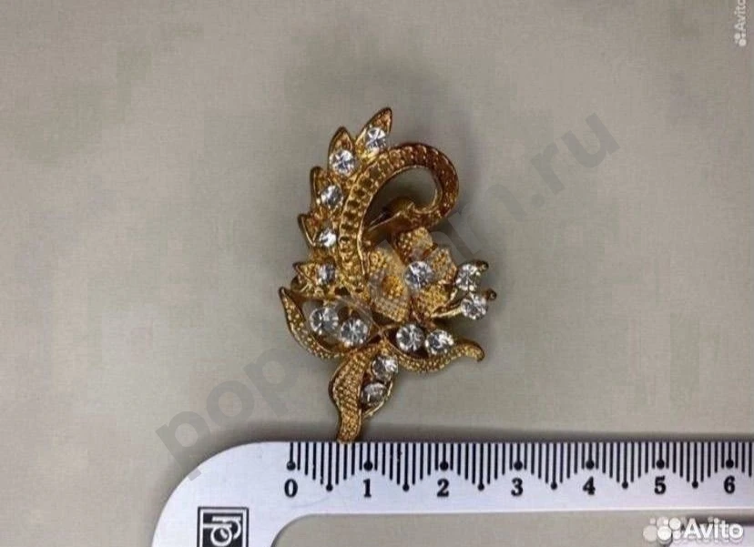 Маленькая золотая брошка цветы брошь цветок