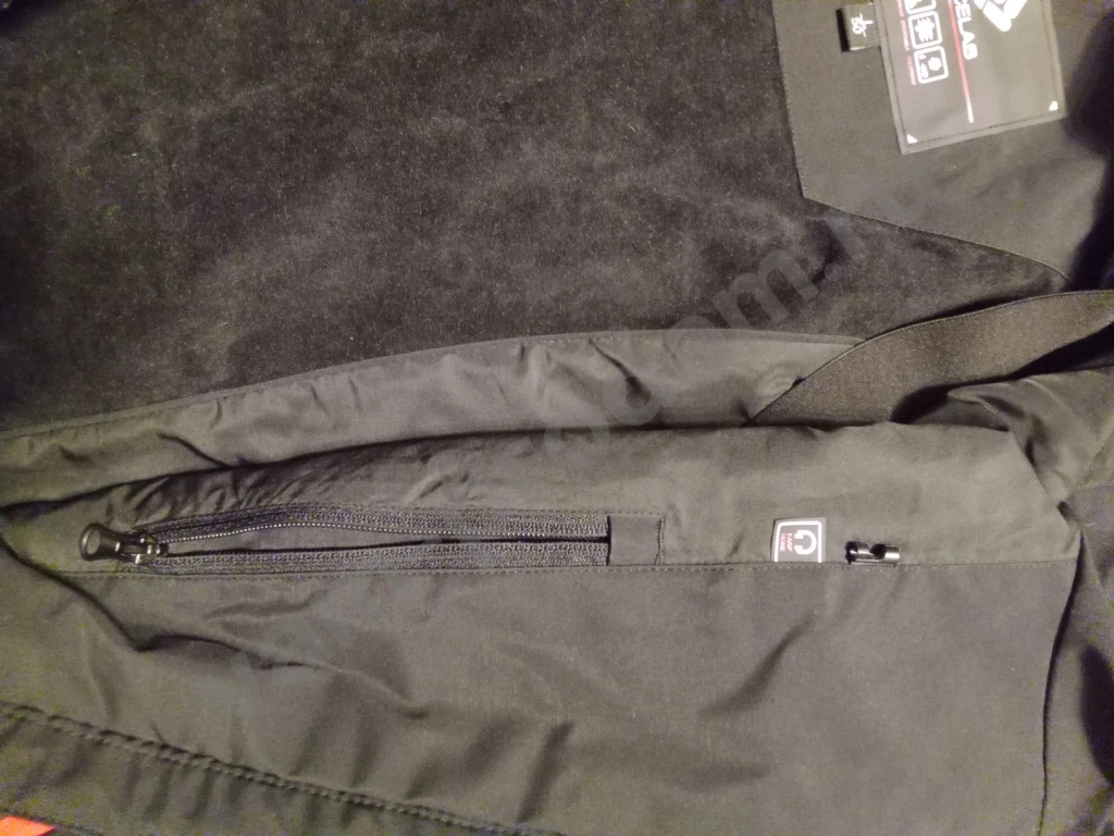 Комбинезон горнолыжный