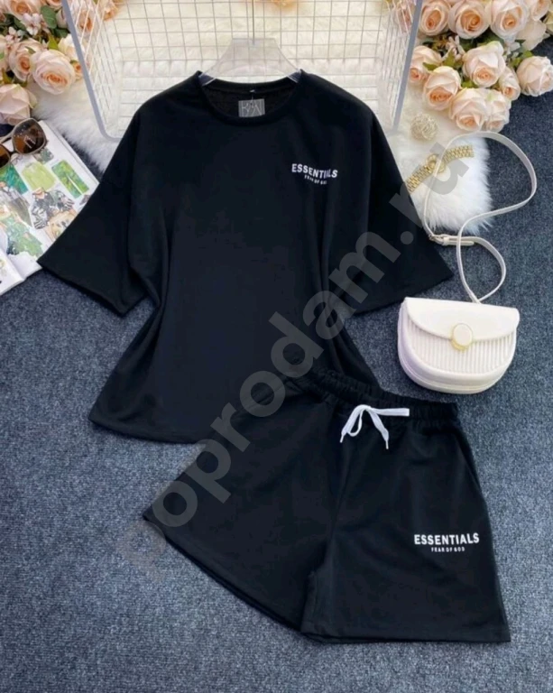 Женский костюм