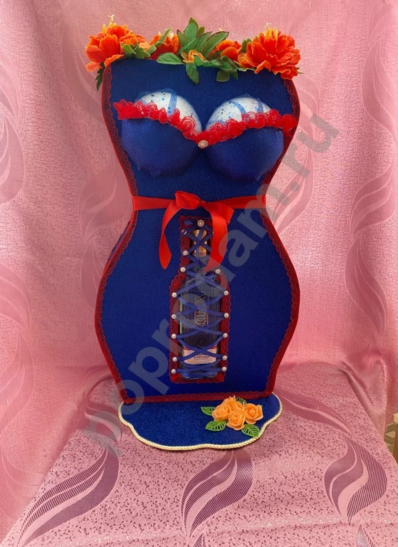 Дама в корсете