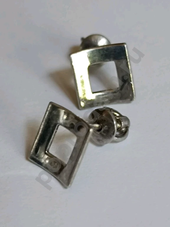 Серьги гвоздики. Серебро 925 пробы. Тризуб. На закрутках.