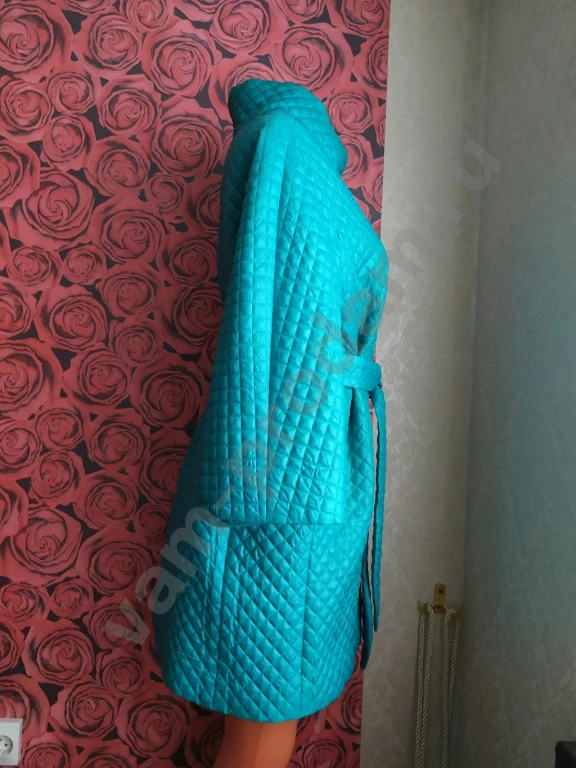 Плащ женский демисезонный прямого силуэта с поясом, воротник стойка, рукав 3/4.