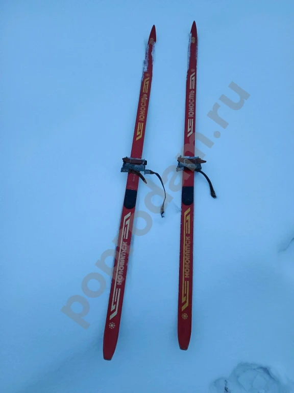 Лыжи учебные СССР с креплением. На этих лыжах удобно учиться кататься или ходить