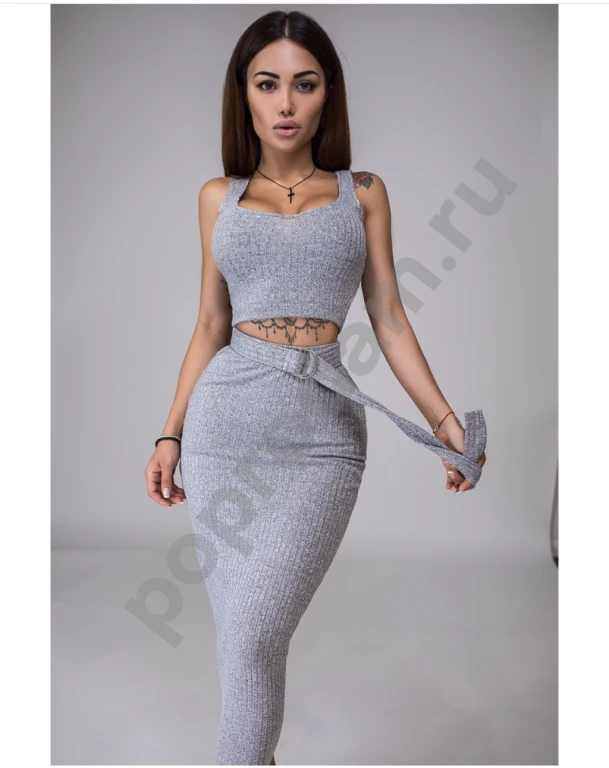 Блестящий женский костюм с юбкой и кроп топом