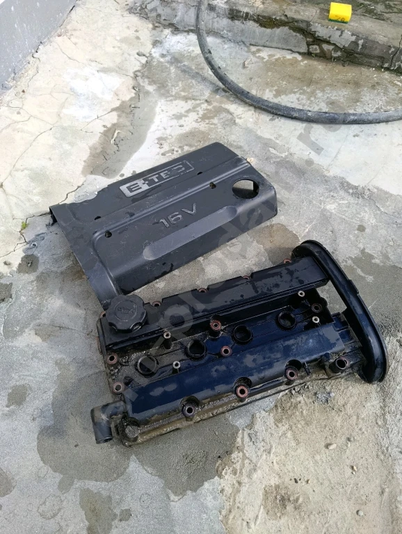 Клапанная крышка Daewoo Nexsia