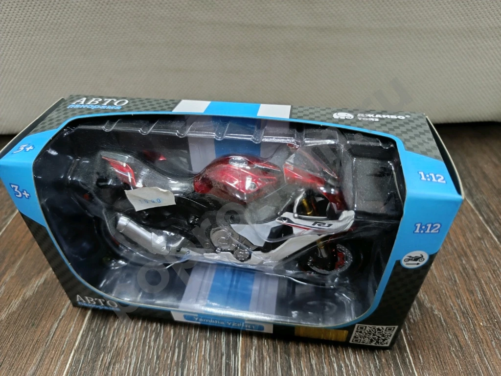 Модель мотоцикла ямаха 1:12 Yamaha r1