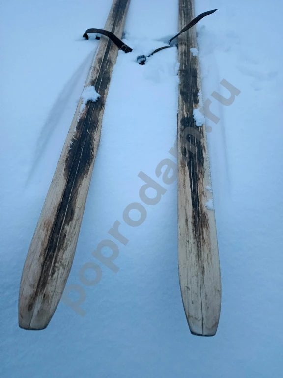Лыжи учебные СССР с креплением. На этих лыжах удобно учиться кататься или ходить