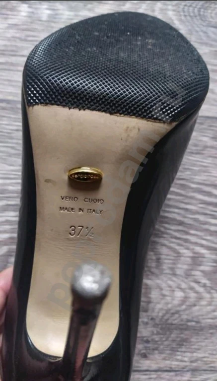 Женские лаковые туфли Sergio rossi Италия