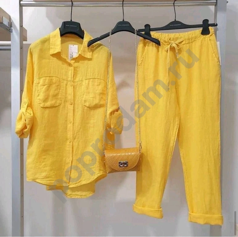 Женский брючный костюм