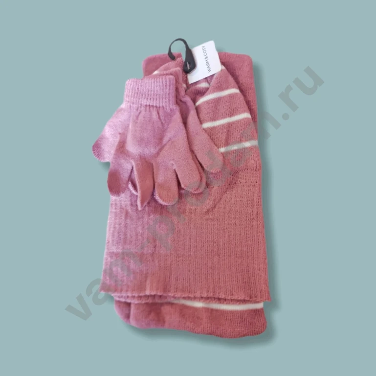 Новый комплект для девочки: шапка, шарф и перчатки