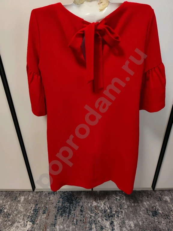 Красное платье