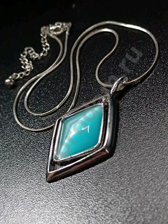 Подвеска на цепочке. Сатиновое Стекло.