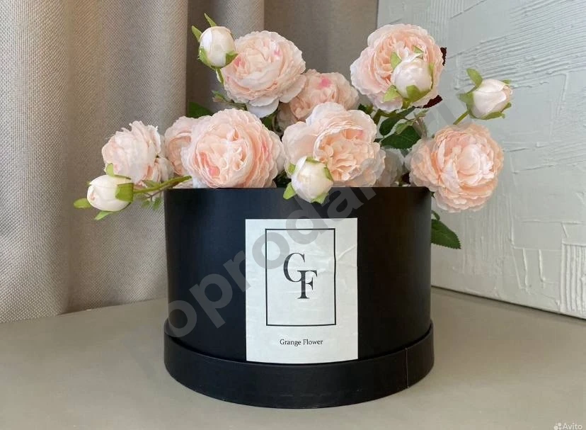 Круглая коробка шляпная чёрная для цветов