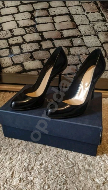 Женские лаковые туфли Sergio rossi Италия