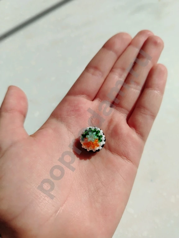 Фигурка из бисера гругляш суши