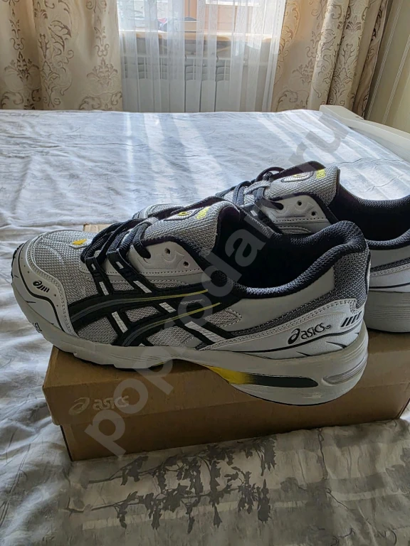 Кроссовки Asics 42