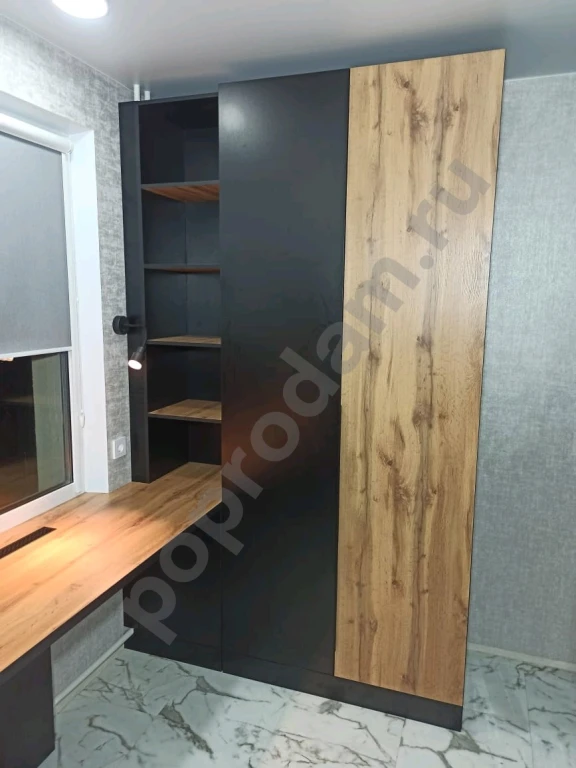 Рабочая зона у окна