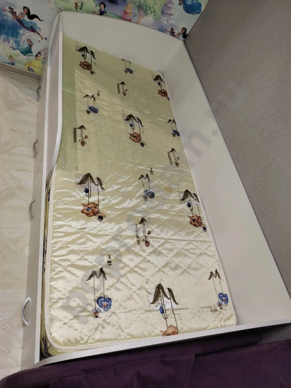 Кровать с матрасом 90х200