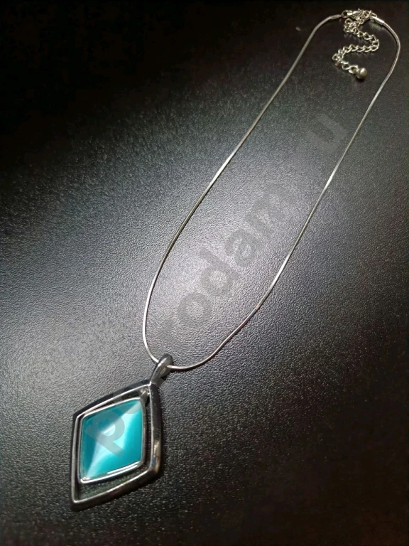 Подвеска на цепочке. Сатиновое Стекло.