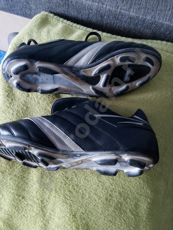 Футбольные бутсы