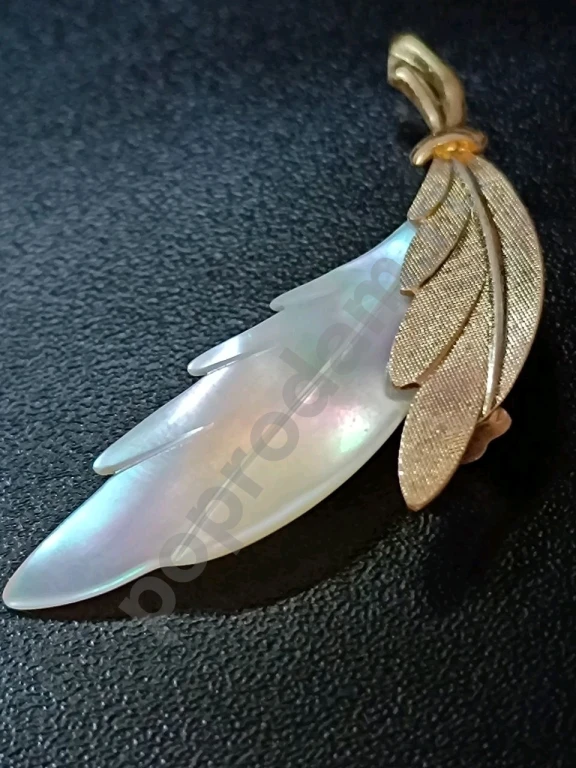 Брошь. Винтаж. Натуральный Перламутр.