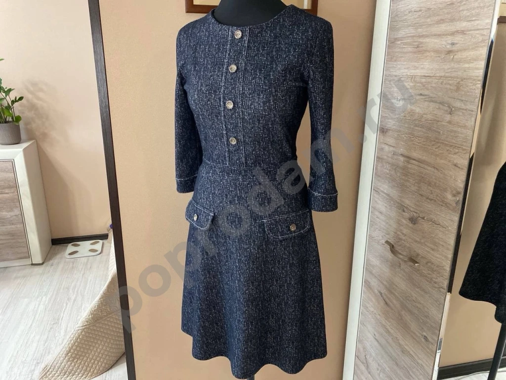 Серое платье офисное с пуговицами офисное 44-46