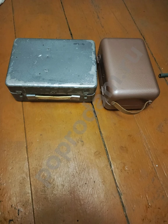 Ящик металлический  с застёжкой.Один новый другой бу состояние. Доставка