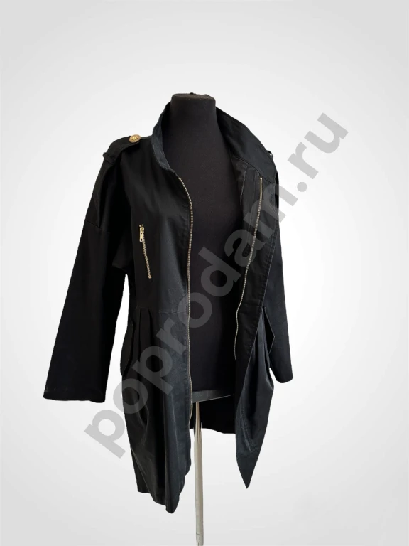 Стильная женская черная куртка с золотой молнией