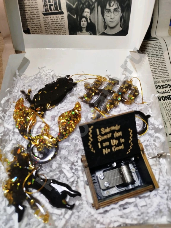 Новогодний подарочный бокс елочные игрушки Гарри Поттер и музыкальная шкатулка шарманка