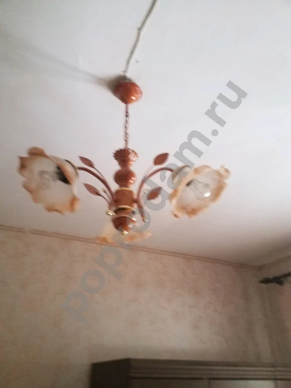 Люстра трёхрожковая