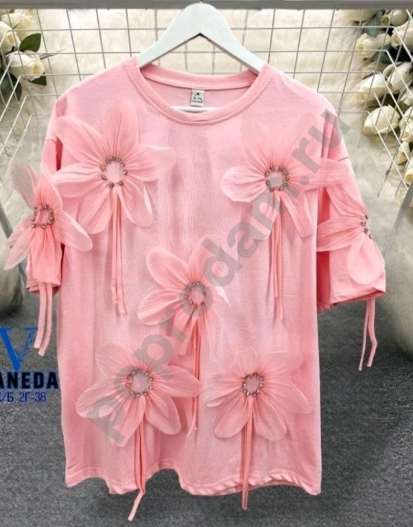 Женская нарядная футболка