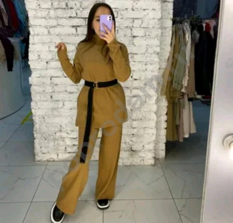 Женский брючный костюм