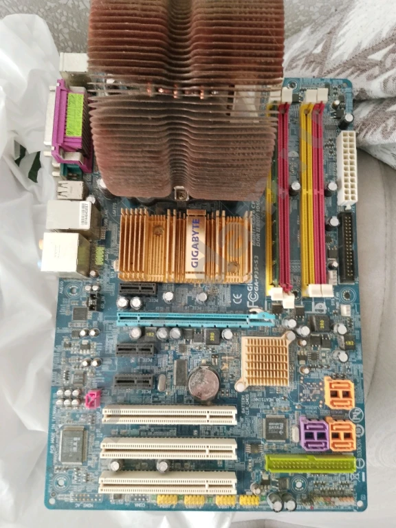 Материнские платы Socket775 DDR2, DDR3