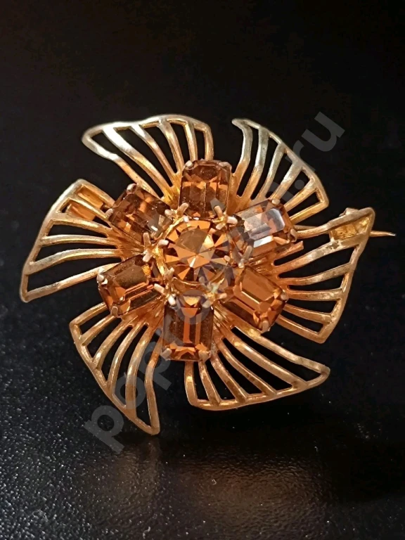 Брошь. Винтаж. Стекло.