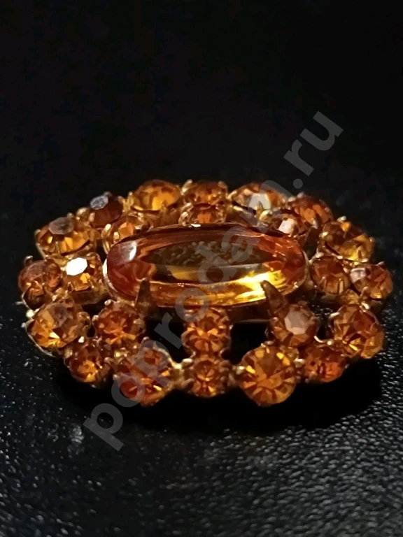 Брошь. Винтаж. Стекло.