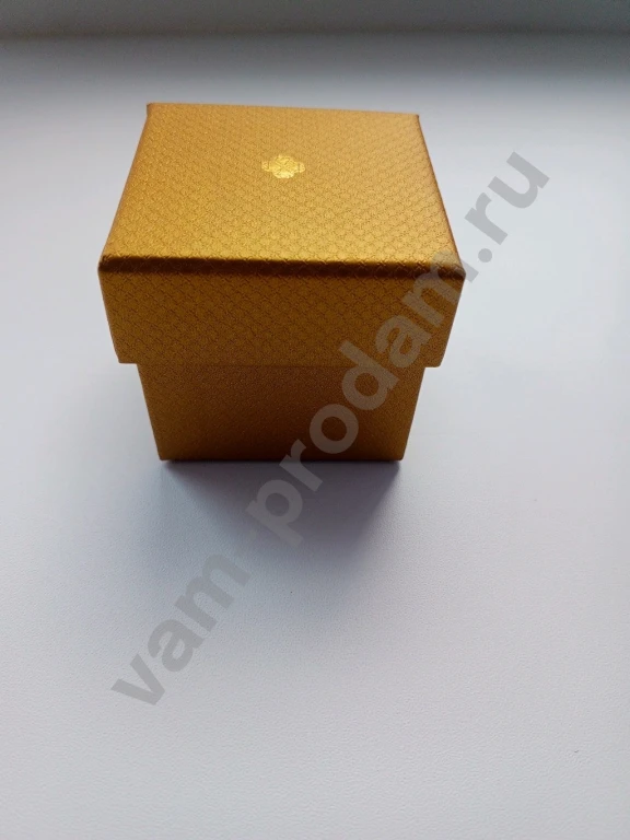 Золотые серьги с драгоценными камнями