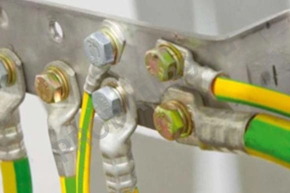 Монтаж контура заземления дома