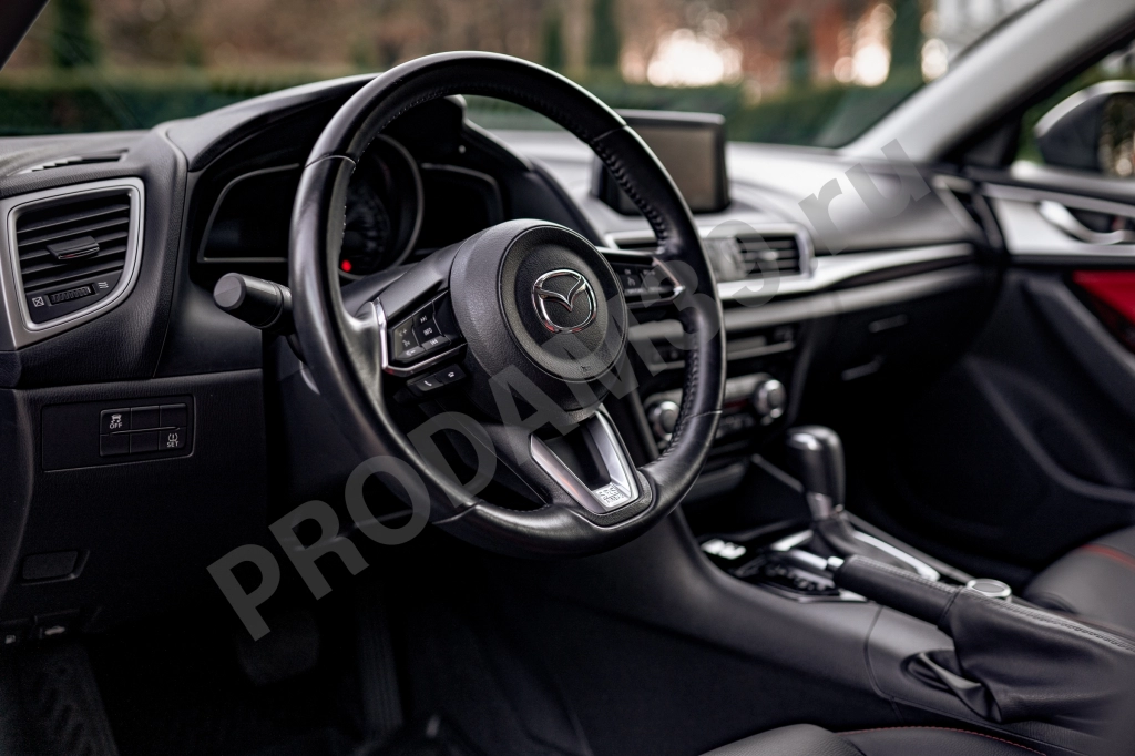 Аренда автомобиля Mazda 3