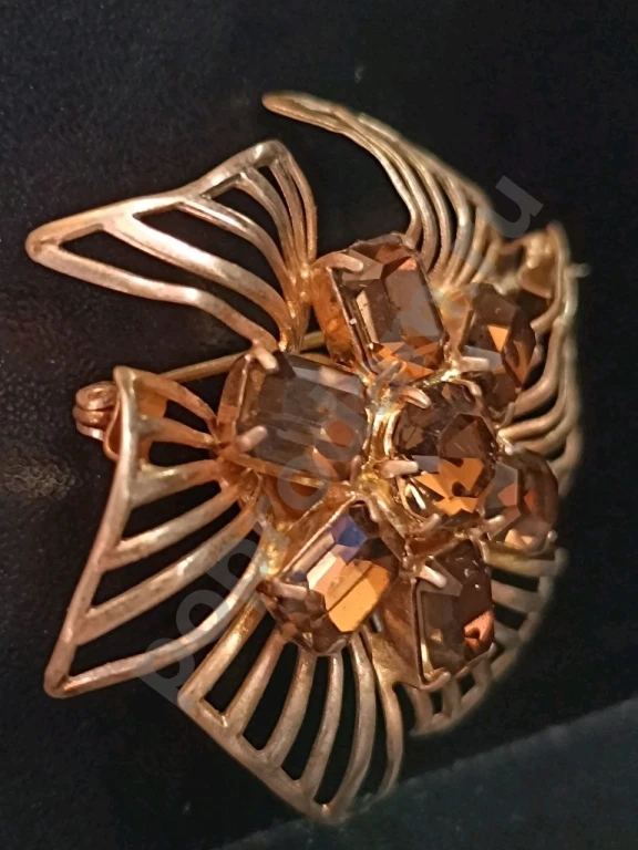 Брошь. Винтаж. Стекло.