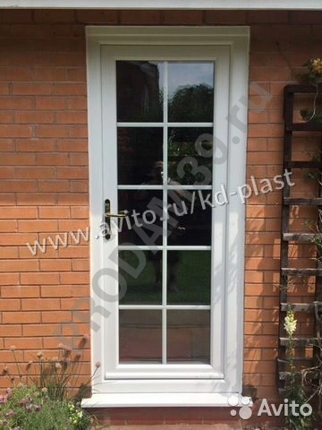 Дверь входная со шпросом 1000*2100