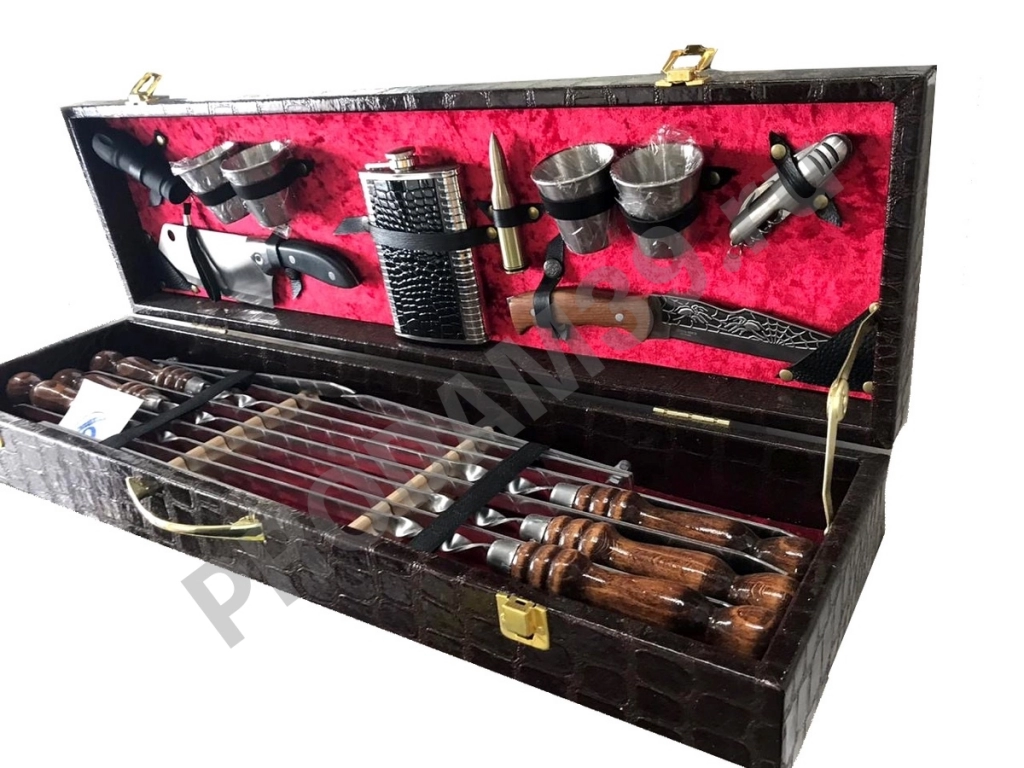 Набор шампуров в коробке из кож. зам