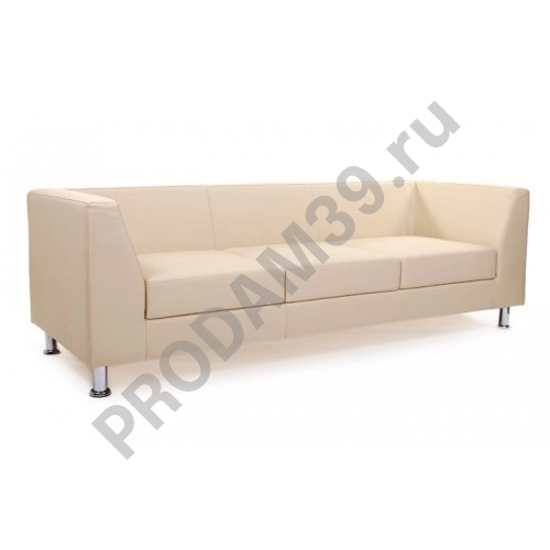 Химчистка трехместного дивана