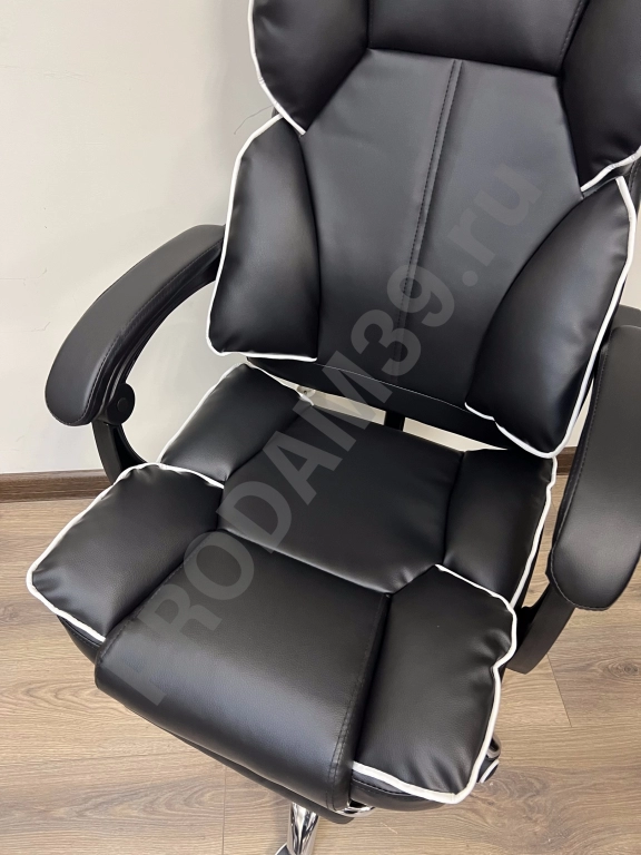 Офисное кресло 