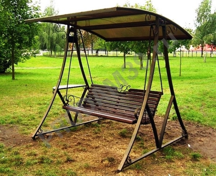 Садовые качели из металла