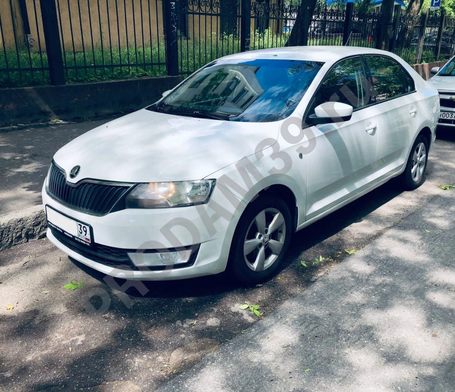Аренда автомобиля Skoda Rapid 2015г