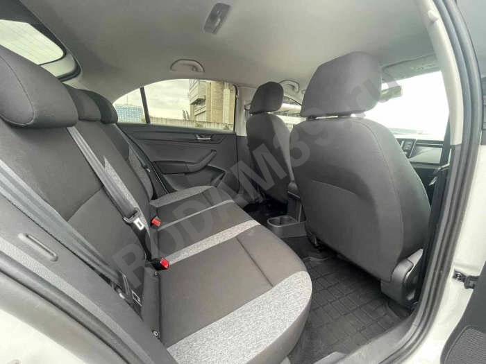 Аренда автомобиля Skoda Rapid