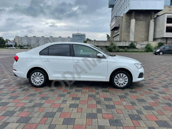 Аренда автомобиля Skoda Rapid