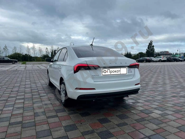 Аренда автомобиля Skoda Rapid