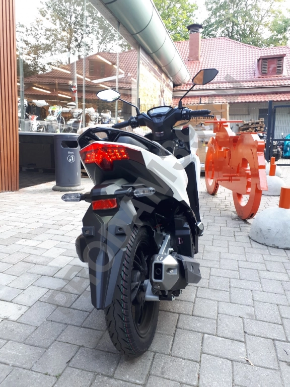 Мотороллер VR 150 белый 2022 г. с ПТС