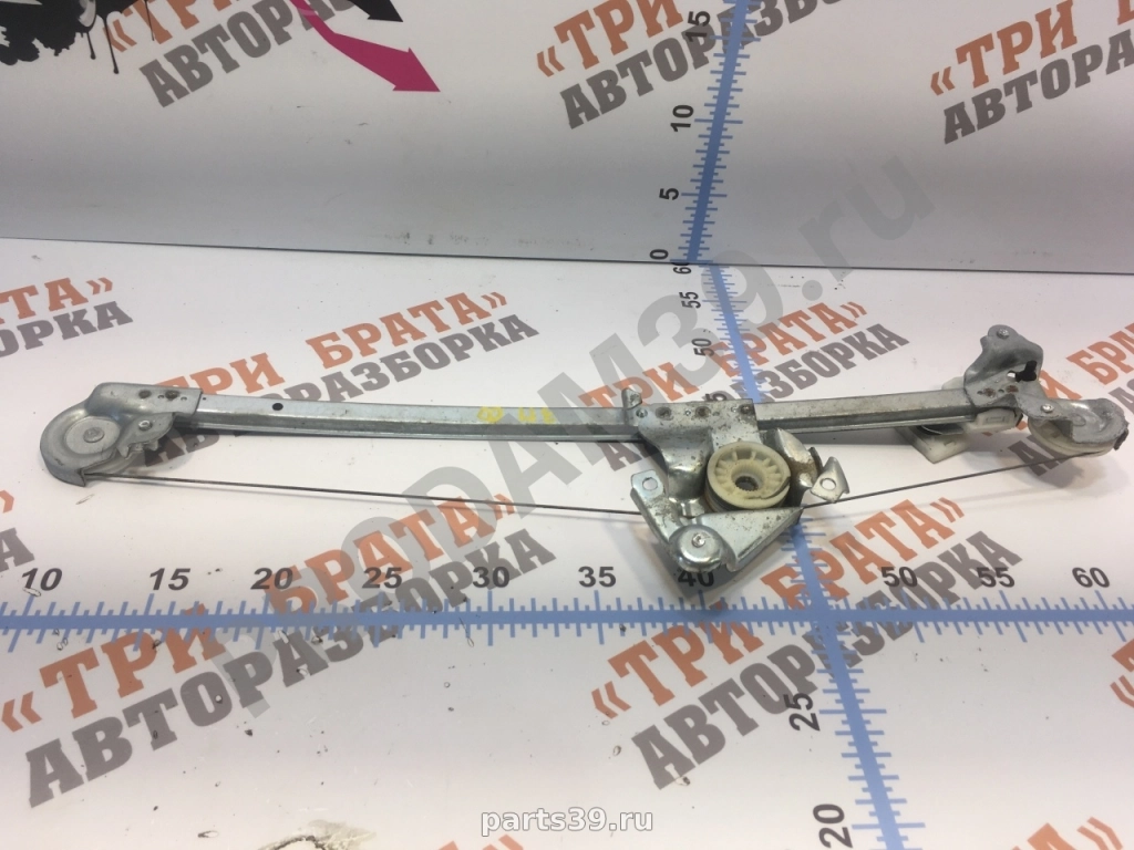 Стеклоподъемник задний правый (электрический)